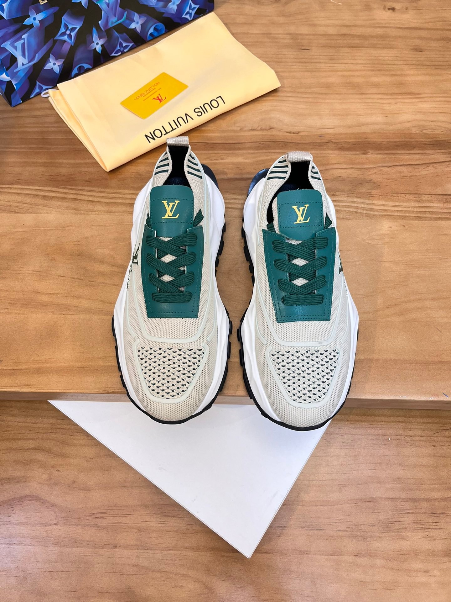 Lv original 100% thumbnail