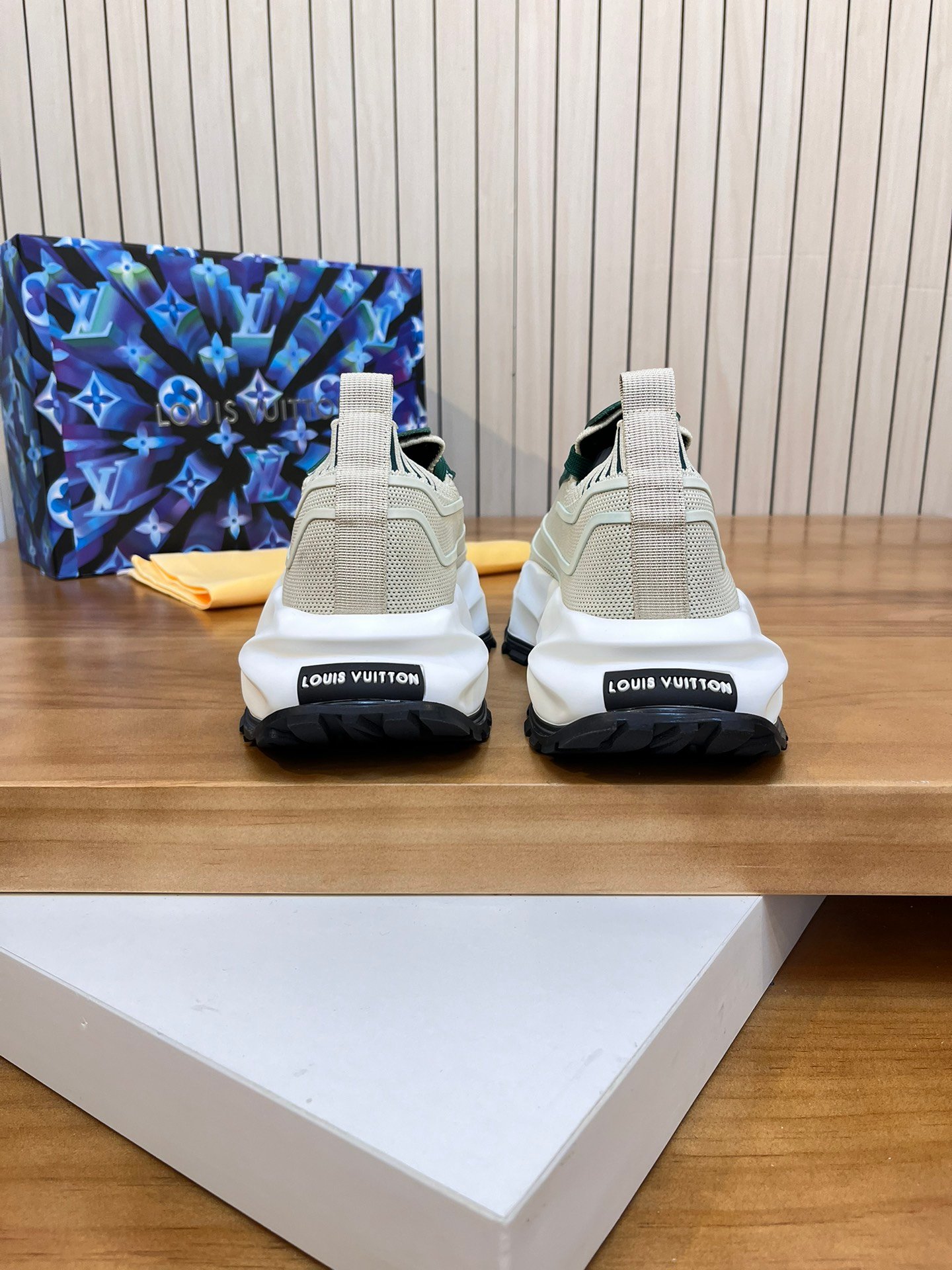 Lv original 100% thumbnail