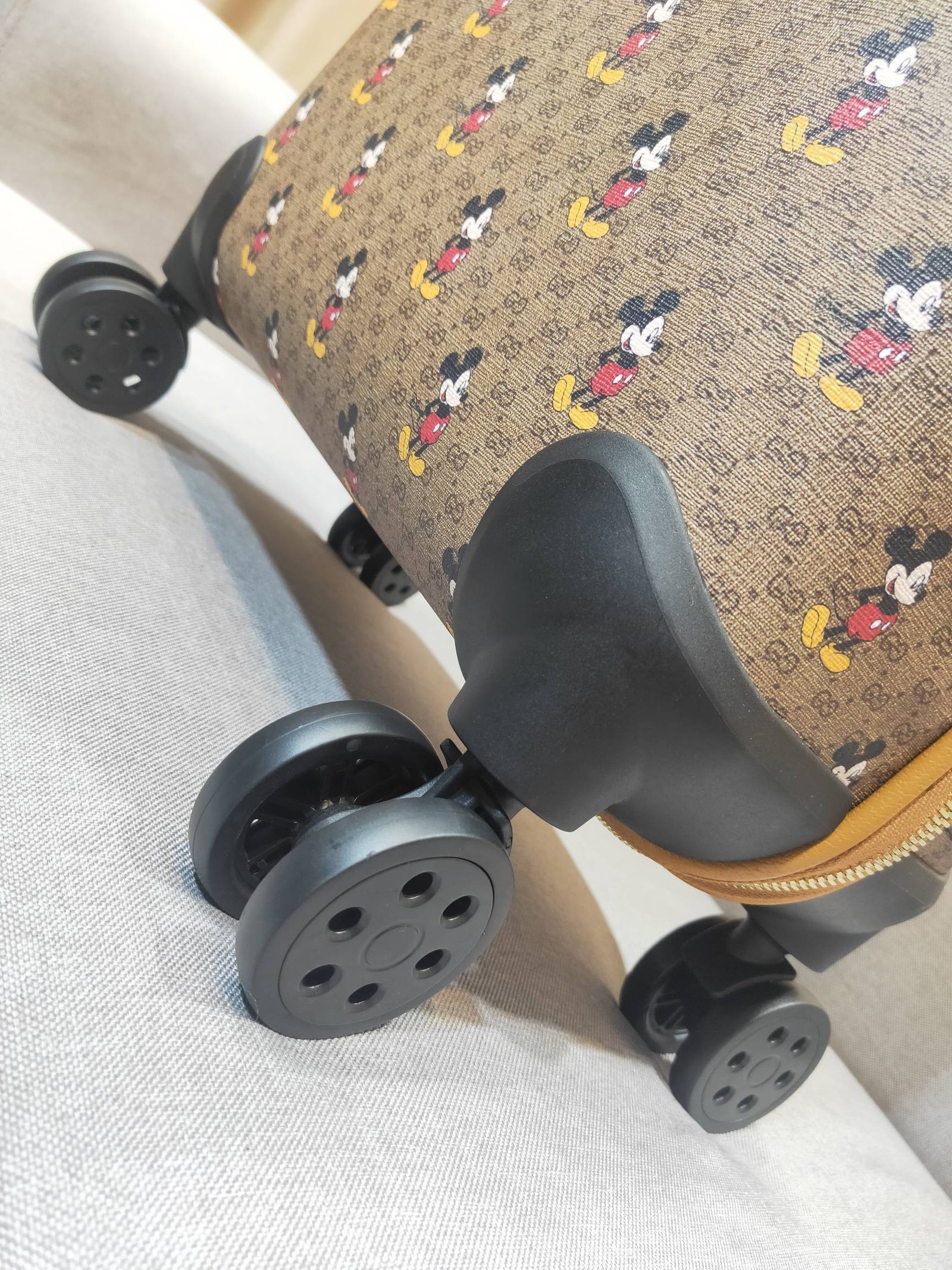 Disney x Gucci Globe-Trotter carry-on luggage 100% original thumbnail