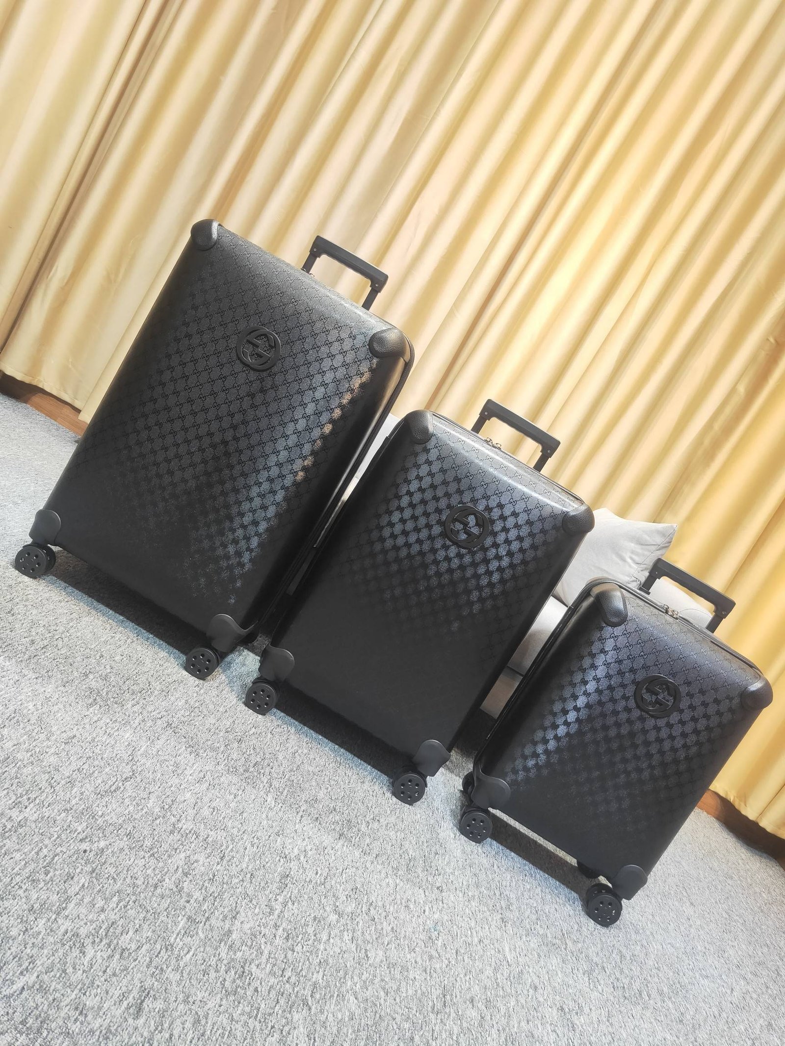 Black Gucci Guccissima embossed leather trolley suitcase 100% original thumbnail