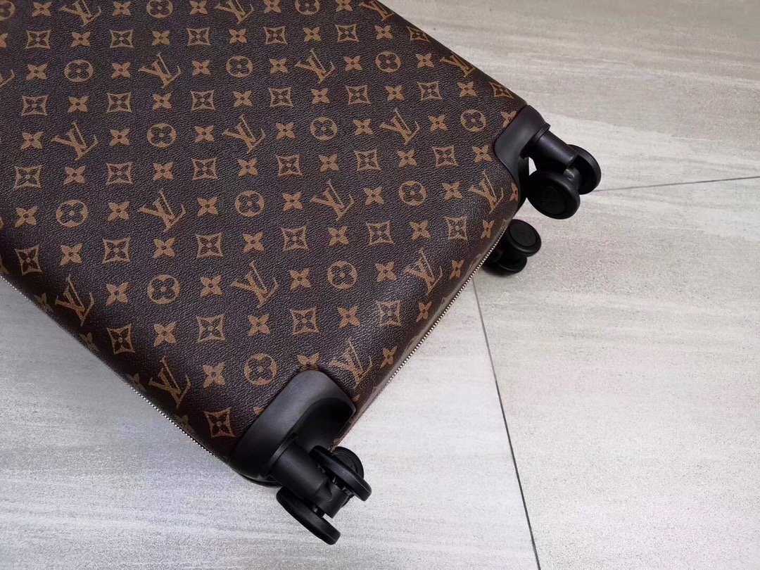 Louis Vuitton Horizon rolling suitcase 100% original thumbnail
