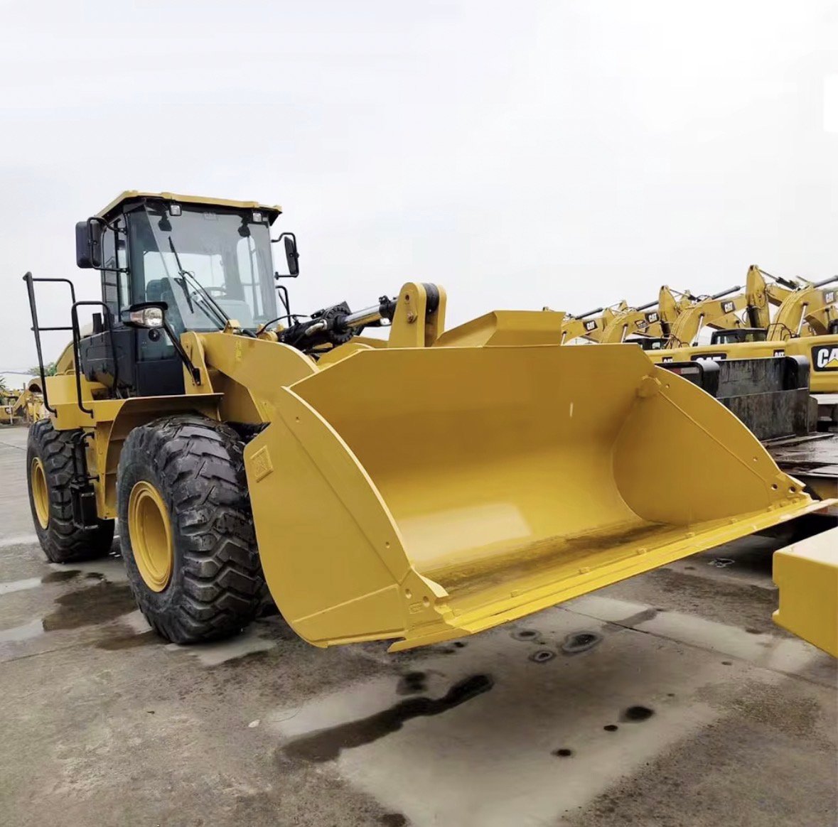 SEM 655D 5 Ton Wheel Loader Powerful Engine Loading Machine