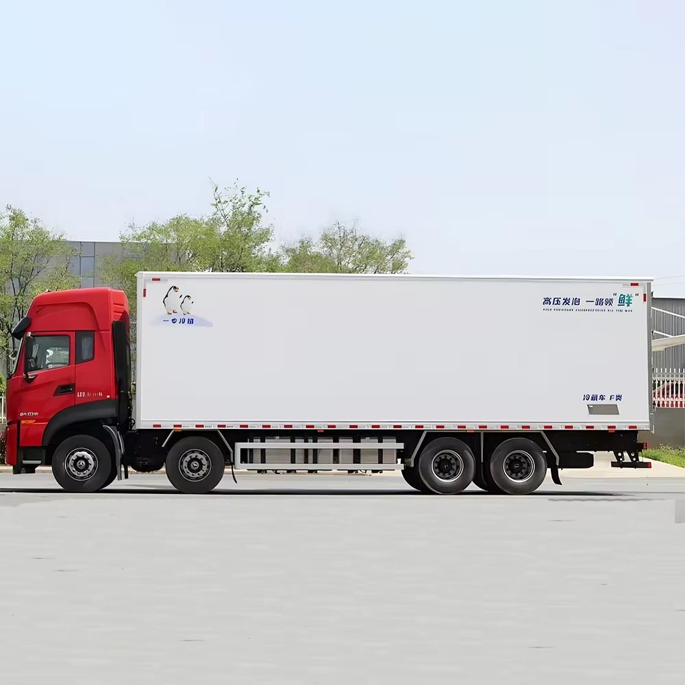 DongFeng Engine 8x4 Refrigerated Truck Freezer Box Van for Vegetable Food Cold Chain thumbnail