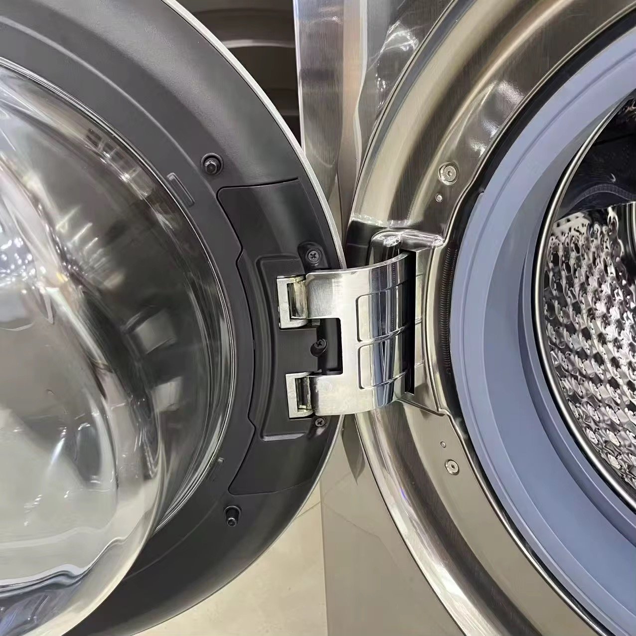 14KG  Large Capacity Drum Household Front Loader Fully Automatic Washing Machine thumbnail