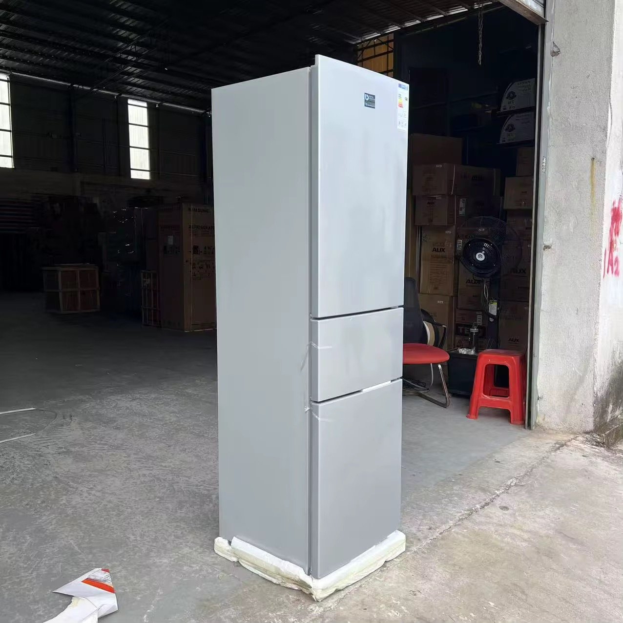 Vertical 3 Door Fridge 250L Silver Color EU Standard Direct Cooling thumbnail