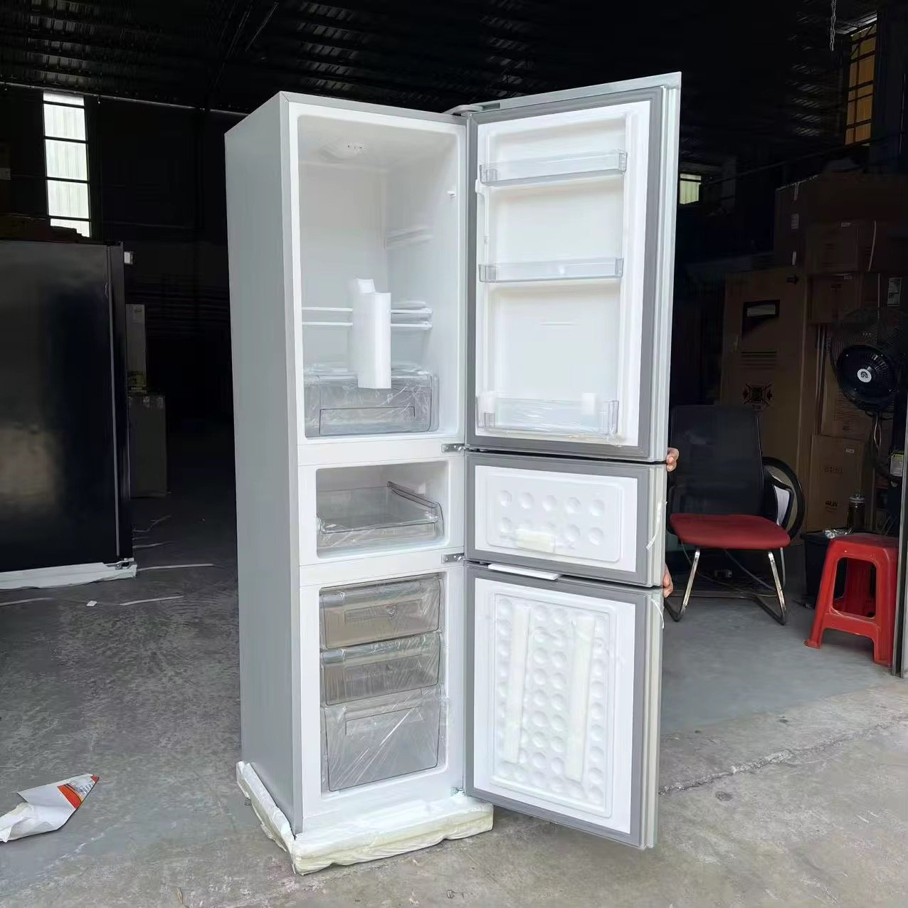 Vertical 3 Door Fridge 250L Silver Color EU Standard Direct Cooling thumbnail